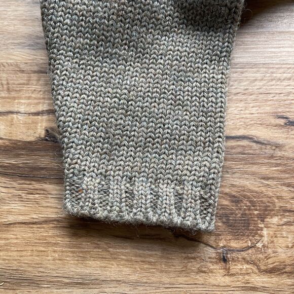 Vtg HANDCRAFT LTD Sweater Knitwear Thick 100% Pure Wool V-neck Chunky Medium - Picture 6 of 10